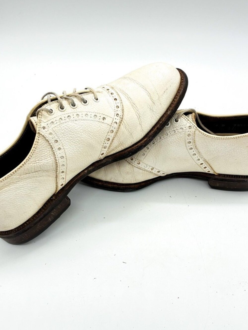 FootJoy Classics Mens Size 10 White Leather Golf Shoes Metal Spikes